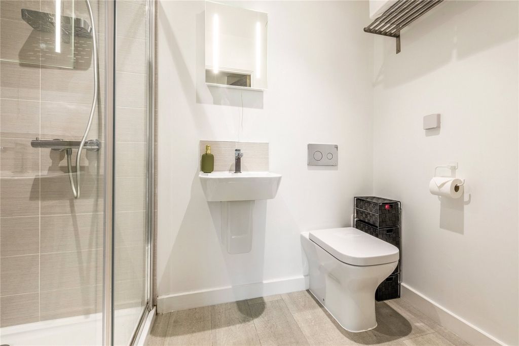 Additional image 11 of 2 bed flat to rentHelena Court, Burgess Hill, West Sussex RH15