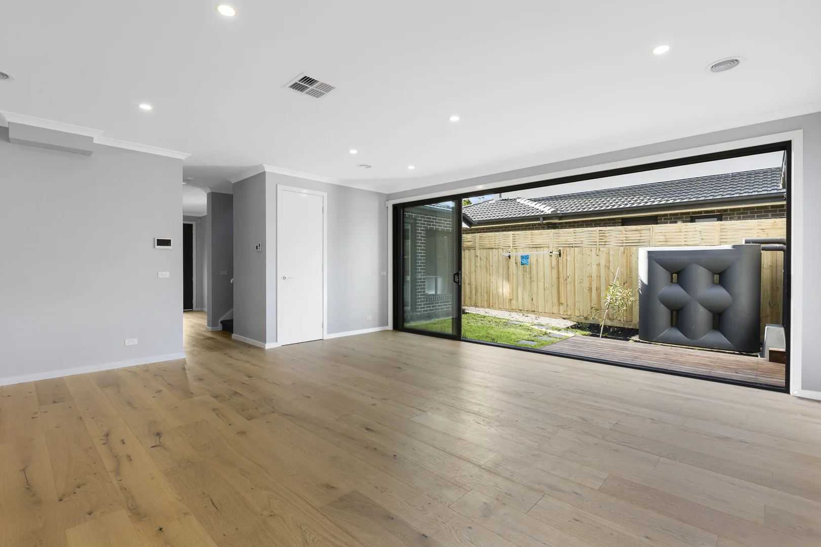 Additional image 3 of 1/8 Tarella Drive, Mount Waverley VIC 3149