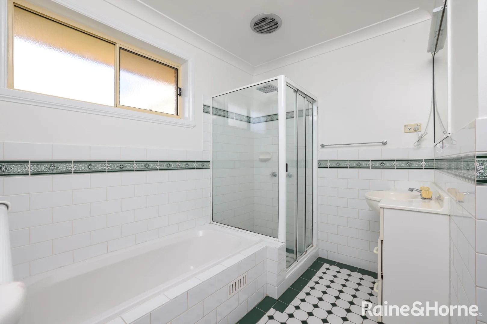 Additional image 13 of 2/2 Sundown Drive, Kelso NSW 2795