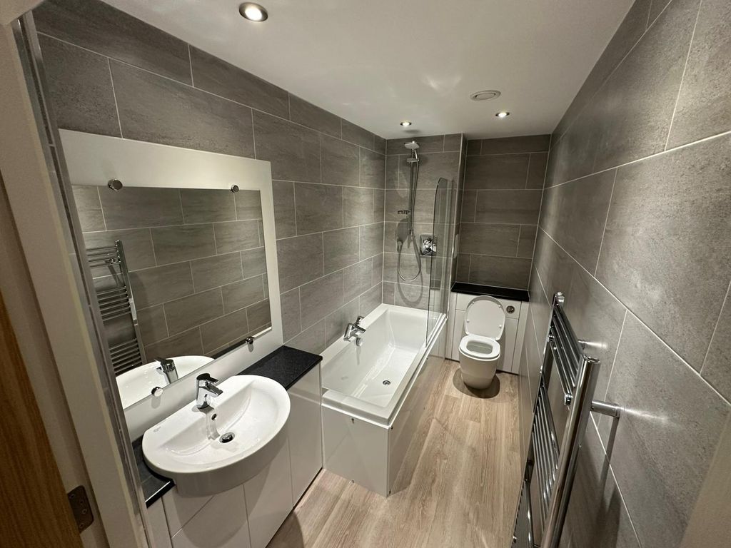 Additional image 13 of 3 bed flat to rentDundee DD1