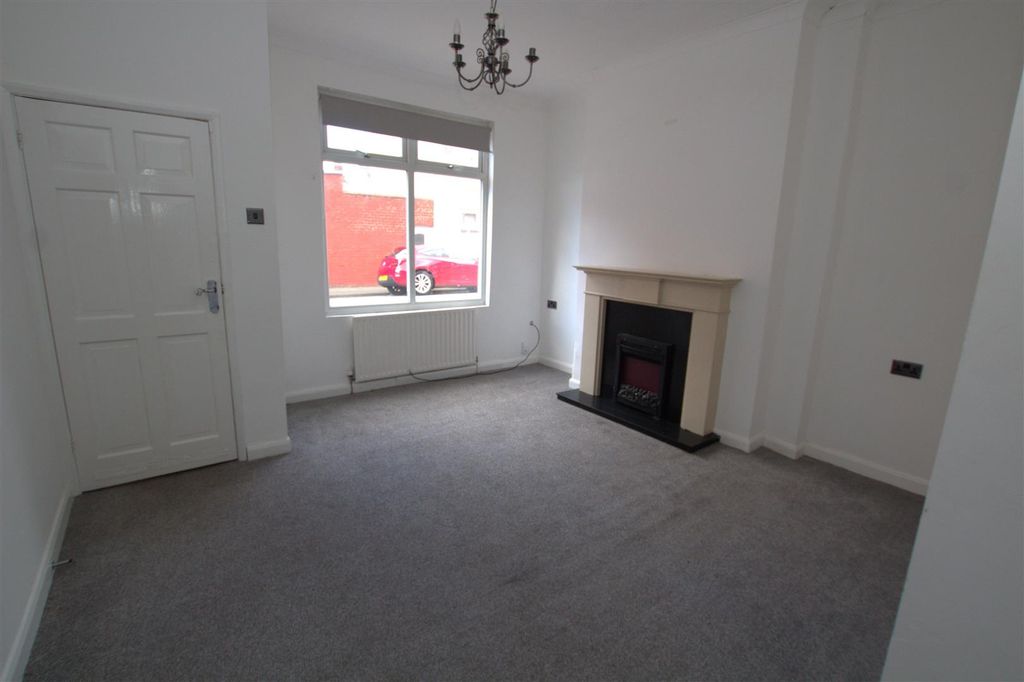 2 bed terraced house to rentMapleton Road, Hartlepool TS24 photo 2