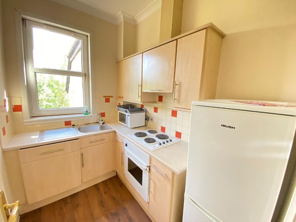 Additional image 2 of 2 bed flat to rentMaxwellton Street, Paisley, Renfrewshire PA1