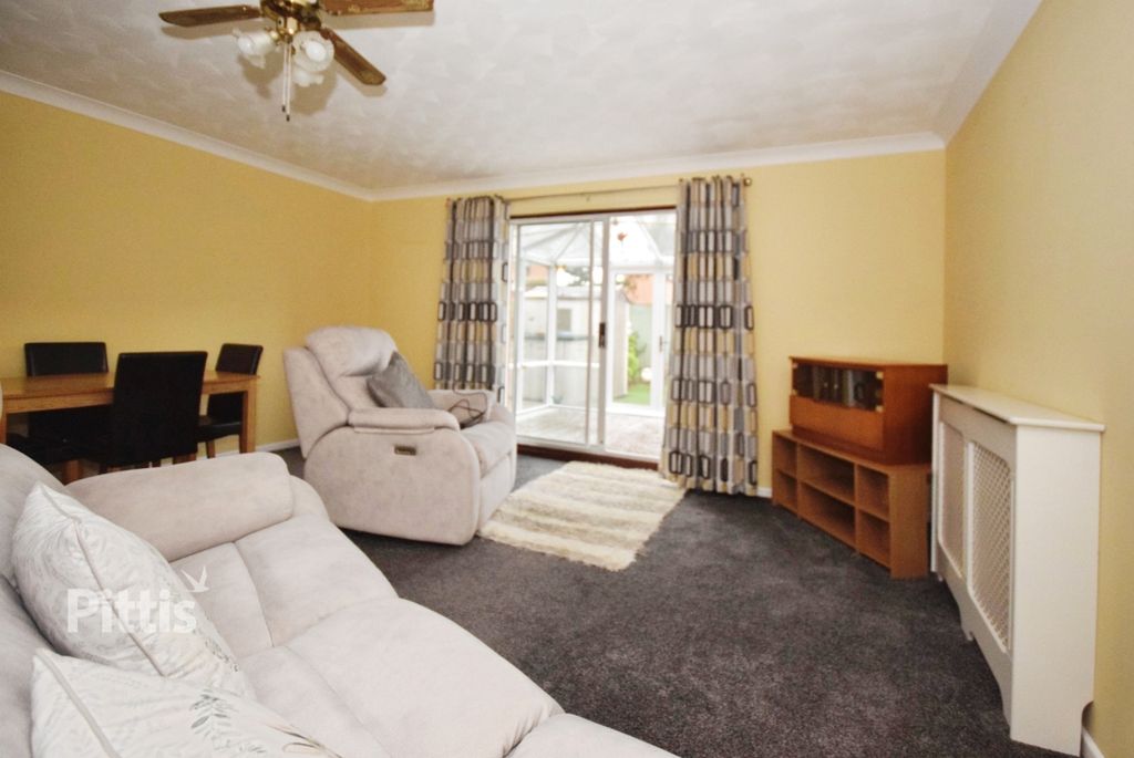 Additional image 6 of 3 bed semi-detached house to rentLinnet Close, Newport PO30