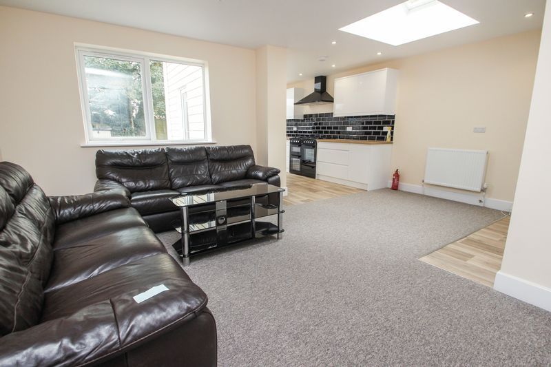 Additional image 2 of 6 bed detached house to rentOsborne Road, Winton BH9