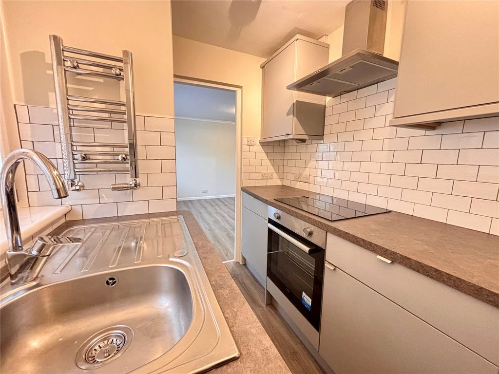 Additional image 5 of 1 bed flat to rentMerlins Court Lodge, Tenby, Pembrokeshire SA70