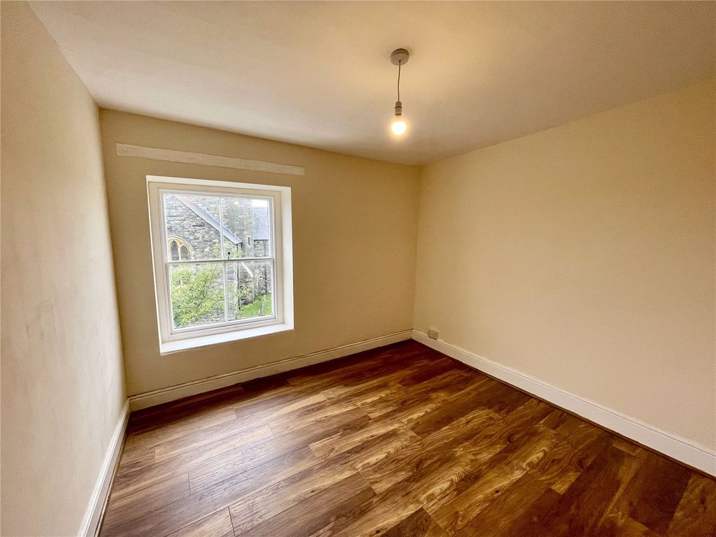 Additional image 7 of 3 bed maisonette to rentCorbett Square, Tywyn, Gwynedd LL36