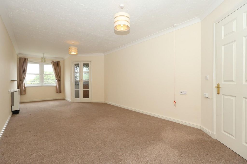 Additional image 3 of 1 bed property for saleFlat 45 Clachnaharry Court, 11 Clachnaharry Road, Inverness. IV3