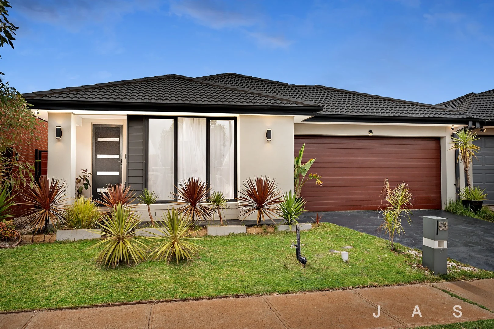 53 Morningside Drive, Thornhill Park VIC 3335