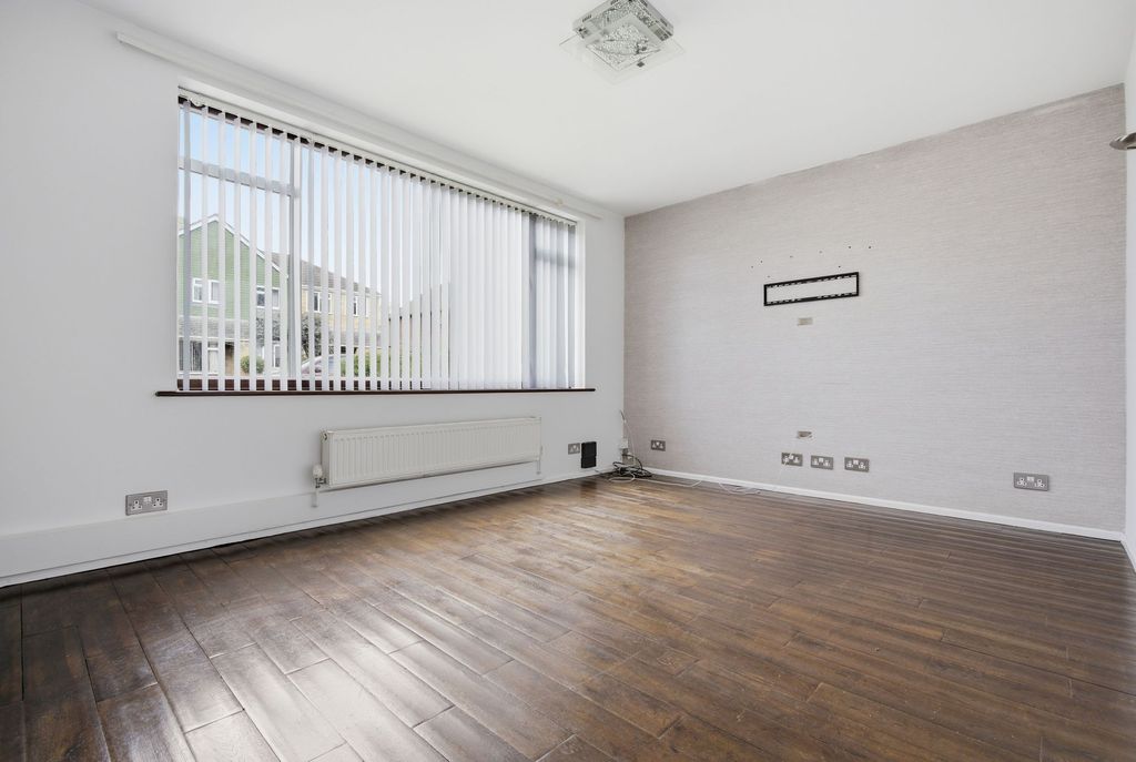 Additional image 2 of 3 bed semi-detached house to rentPrince Andrew Way, Ascot SL5