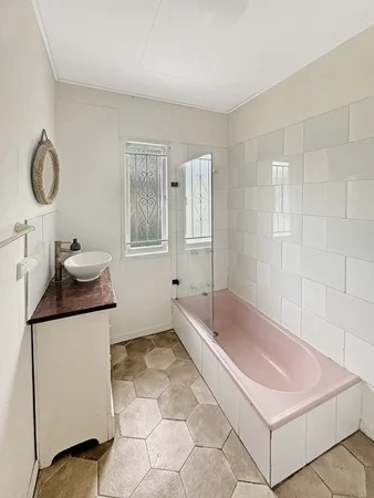 Additional image 12 of 1/60 Kynance Street, Leichhardt QLD 4305