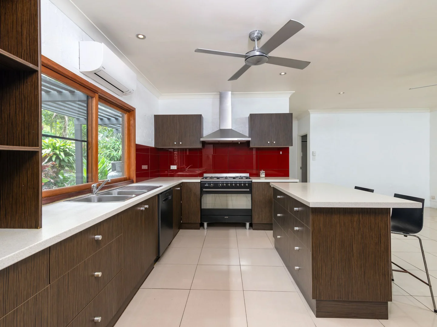 Additional image 9 of 8 Finlay Crescent, Oak Beach QLD 4877