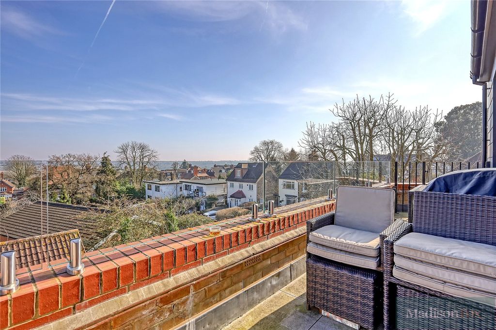 Additional image 32 of 2 bed flat to rentPalmerston Road, Buckhurst Hill, Essex IG9