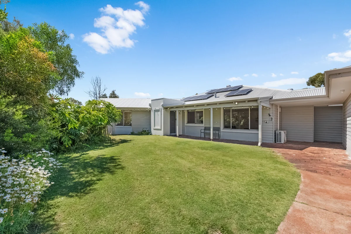 7 Brush Court, Canning Vale WA 6155 photo 2