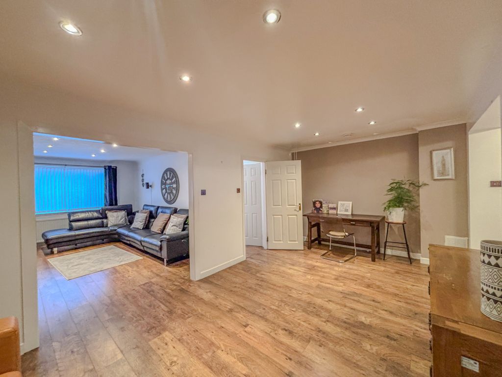 Additional image 2 of 4 bed semi-detached house to rentLawsondale Terrace, Westhill AB32