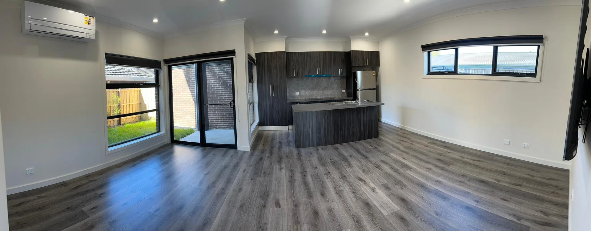 4 Jambe Court, Hampton Park VIC 3976 photo 2