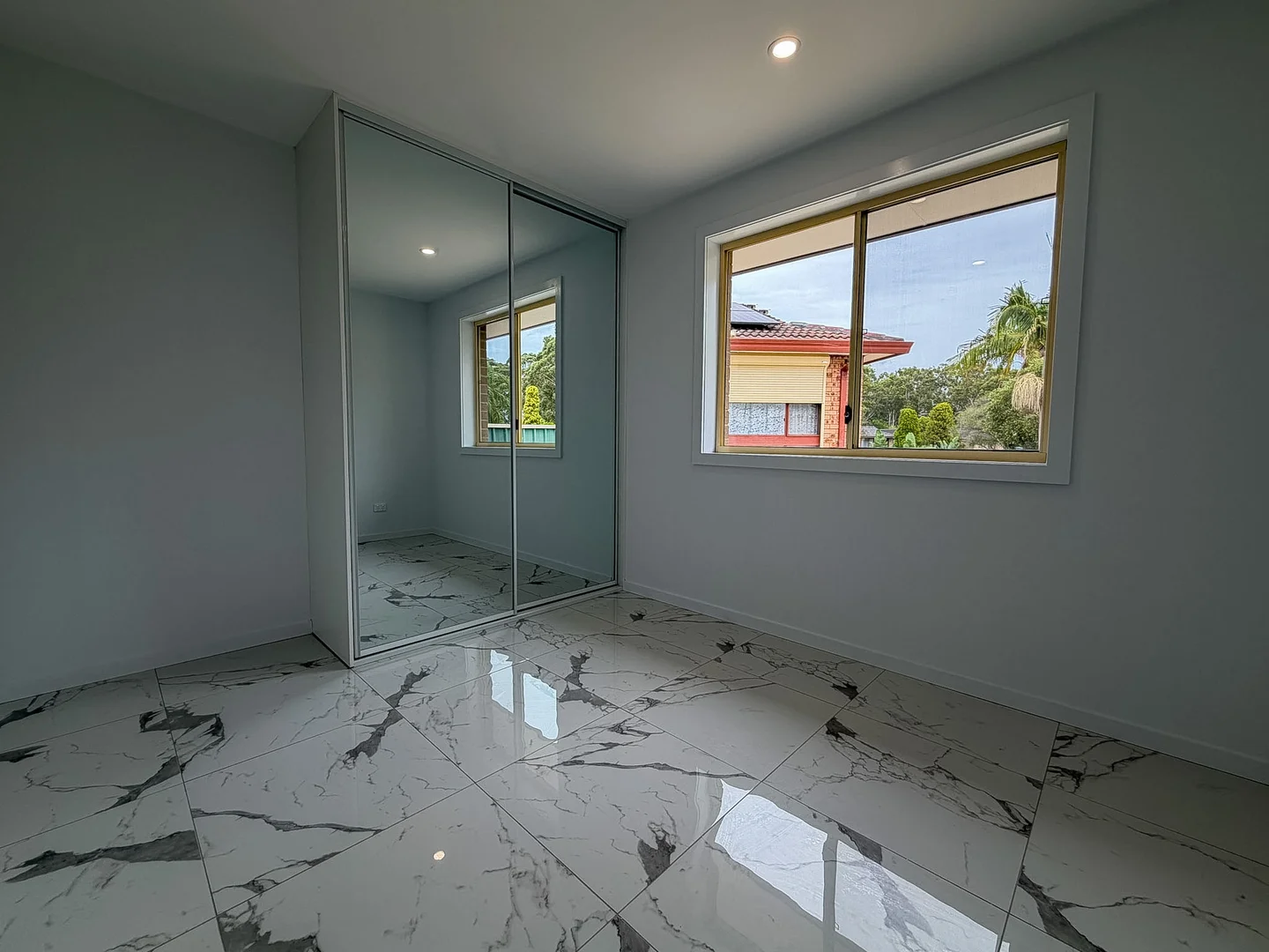 4a Page Close, Minto NSW 2566 photo 3