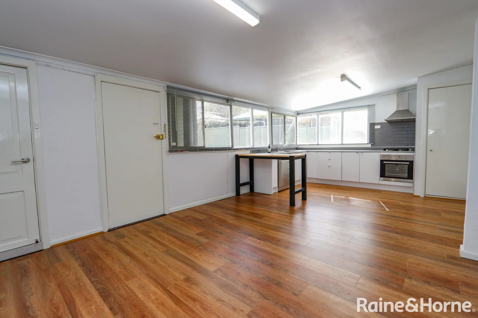 Additional image 2 of 326 Howick Street, Bathurst NSW 2795