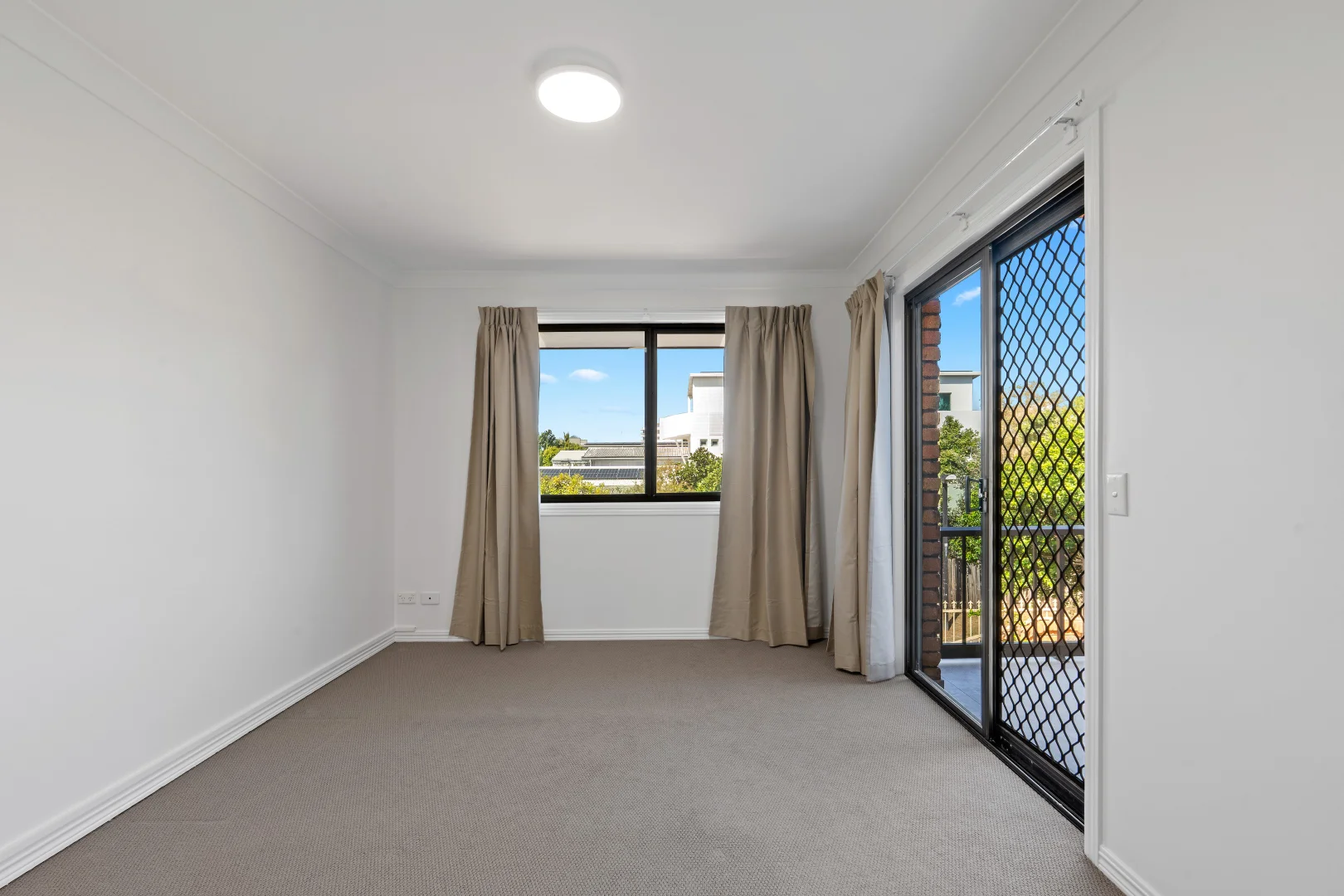Additional image 11 of 2/44 Venice Street, Mermaid Beach QLD 4218