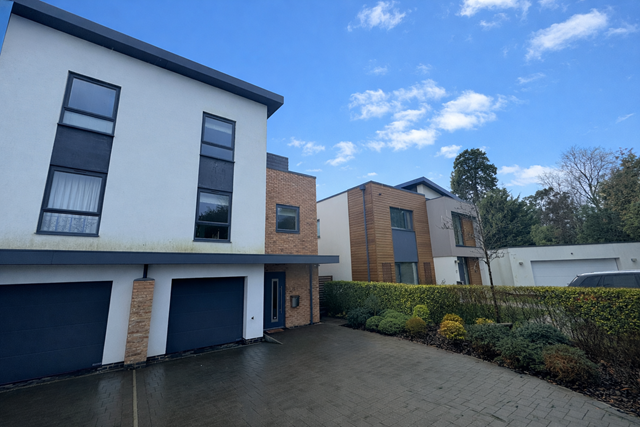 3 bed semi-detached house to rentThe Green, Exeter EX2