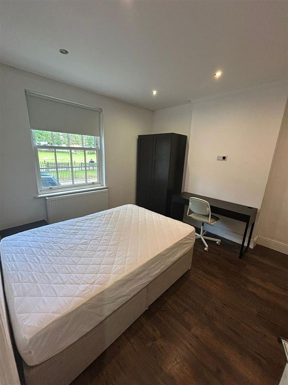 Additional image 3 of 6 bed shared accommodation to rentQueen Square, Leeds LS2