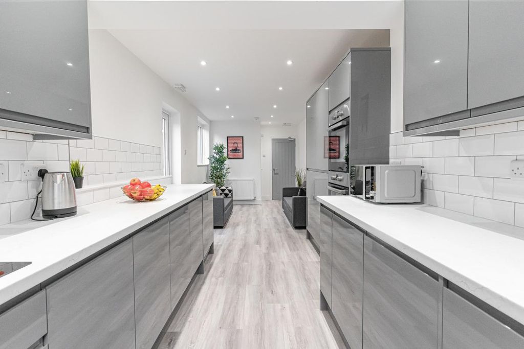 7 bed shared accommodation to rentMargate Road, Southsea, Hampshire PO5