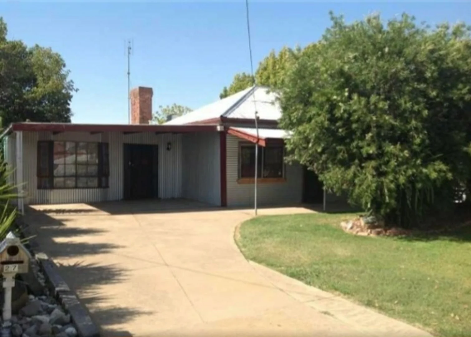 27a Regent St, Moama NSW 2731 photo 2