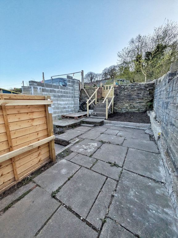 3 bed terraced house to rentThomas Street, Aberfan CF48