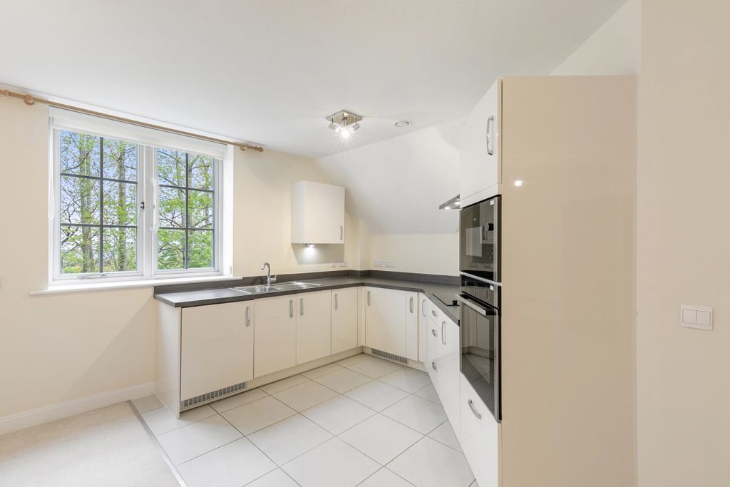 Additional image 9 of 2 bed flat to rentFosseway, Stow On The Wold, Cheltenham GL54