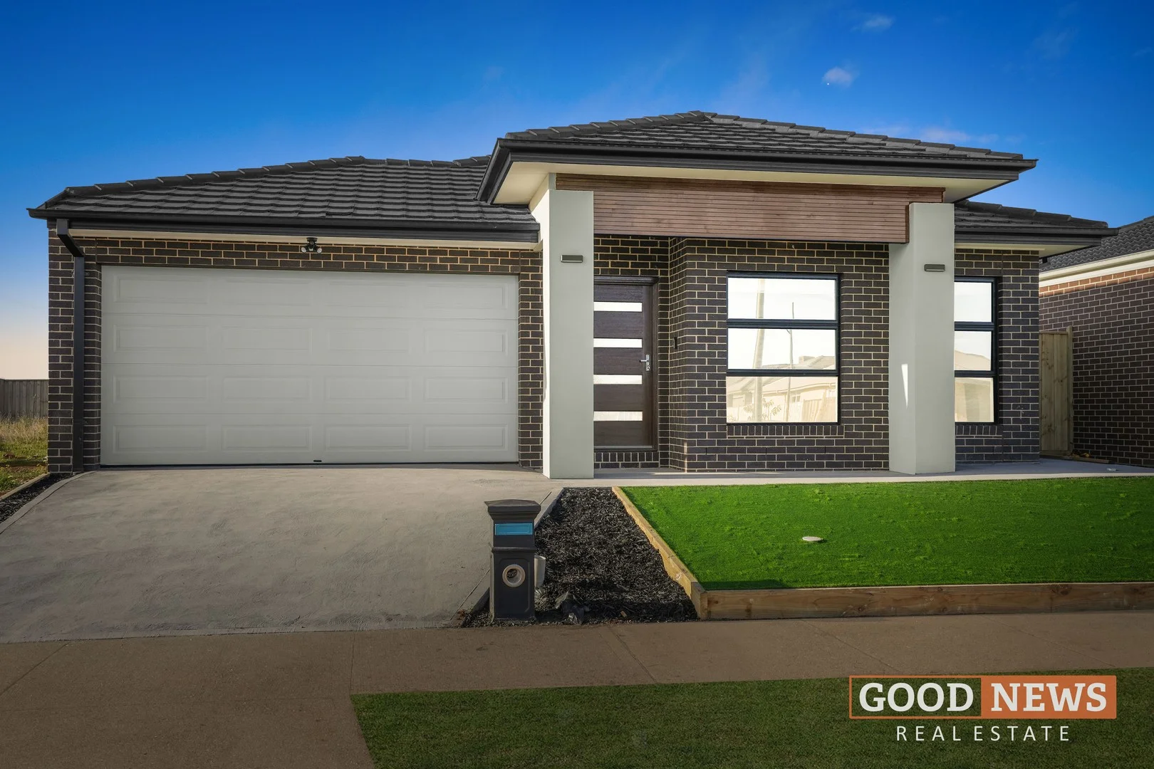 93 Whitecross Drive, Thornhill Park VIC 3335