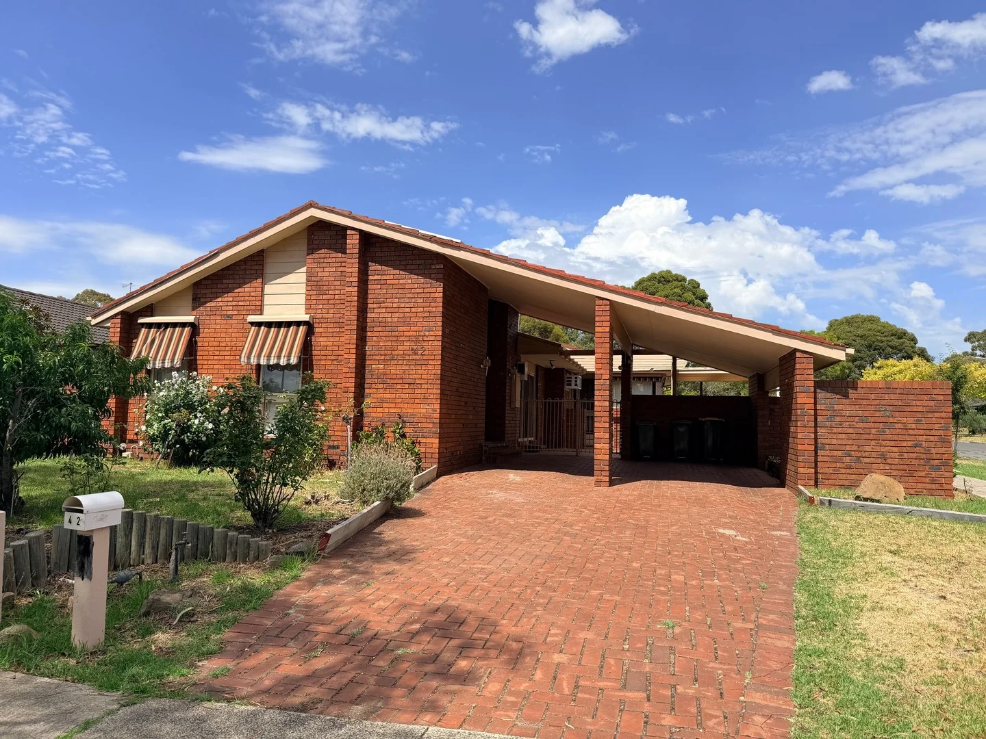 42 Cocoparra Crescent, Taylors Lakes VIC 3038