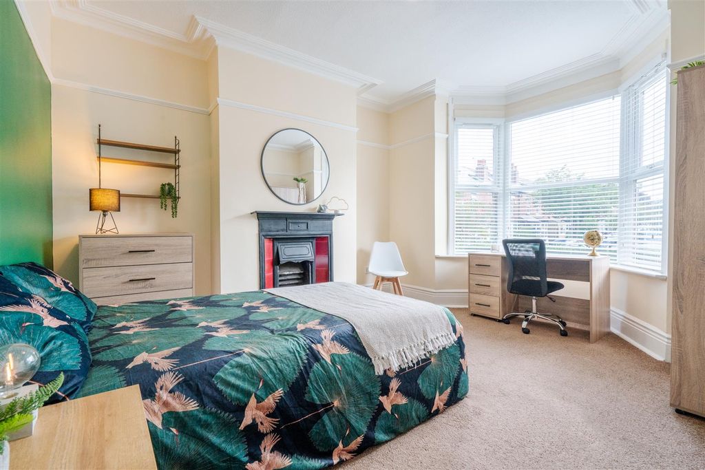 5 bed shared accommodation to rent82 Wayland Road, Sheffield S11 photo 2