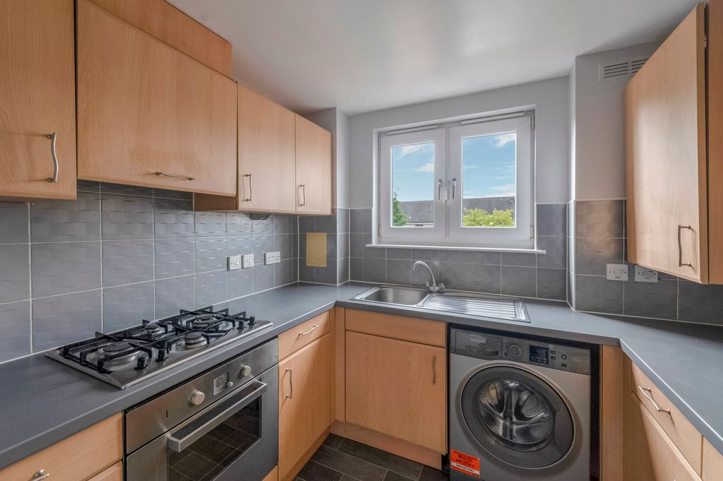 Additional image 5 of 2 bed flat to rentBroomhill Court, Stirling, Stirling FK9