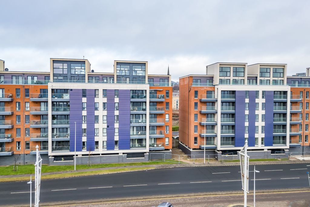 Additional image 2 of 3 bed flat to rentDundee DD1