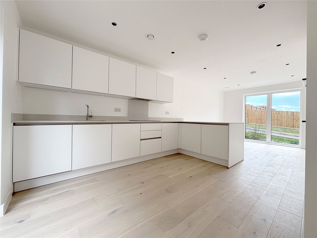 4 bed detached house to rentExeter, Devon EX4 photo 3