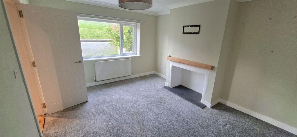 Additional image 3 of 3 bed terraced house to rentJury Lane, Haverfordwest SA61