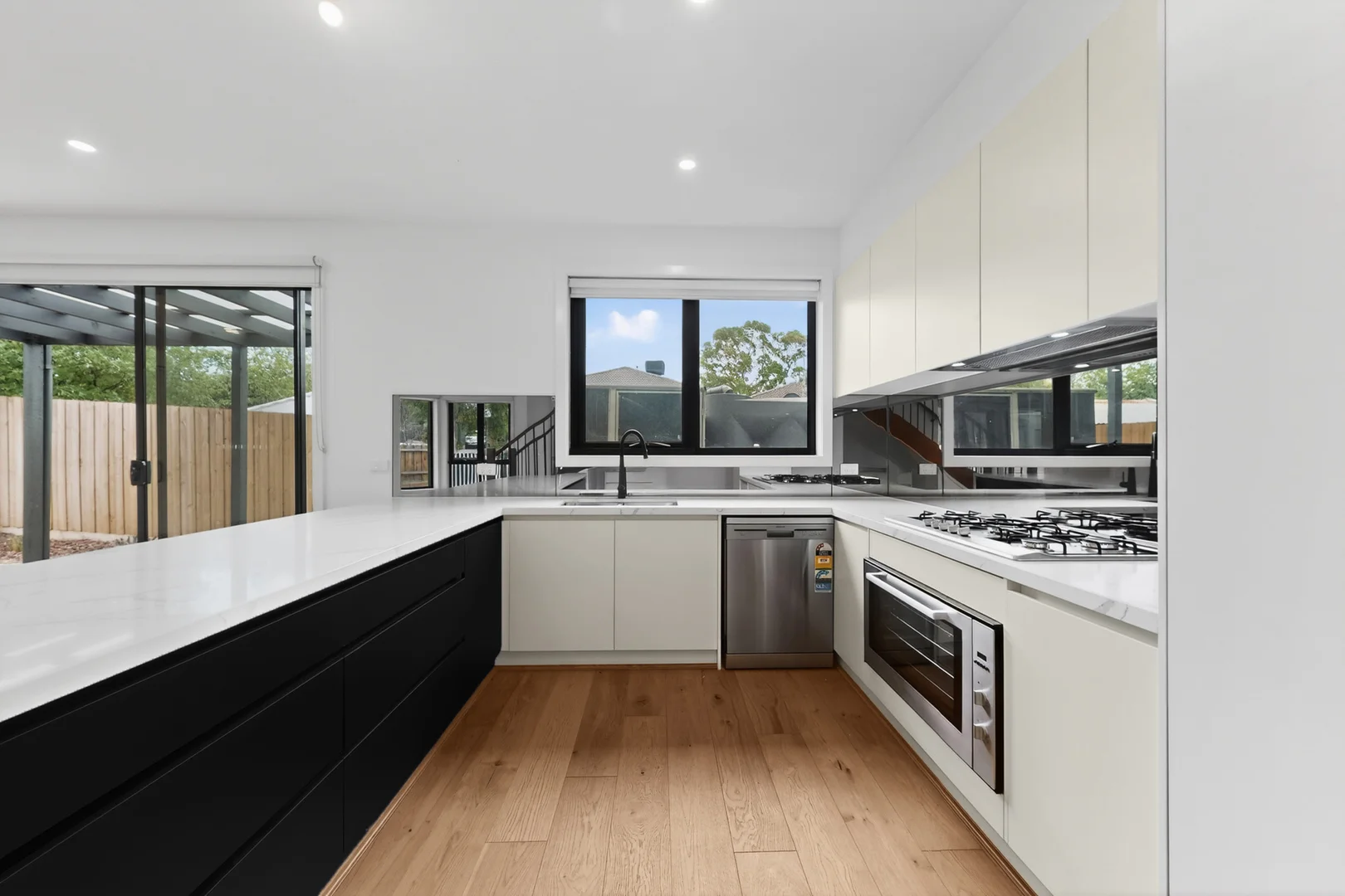 Additional image 7 of 2/80 Power Avenue, Chadstone VIC 3148