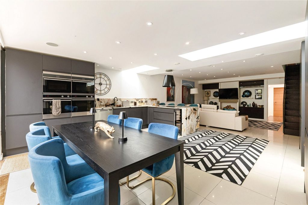 Additional image 3 of 4 bed detached house to rentOxford Walk, Cheltenham, Gloucestershire GL52