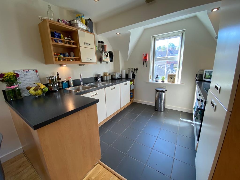 2 Bed Flat, The Junxion, LS5, N1 7GU photo 2