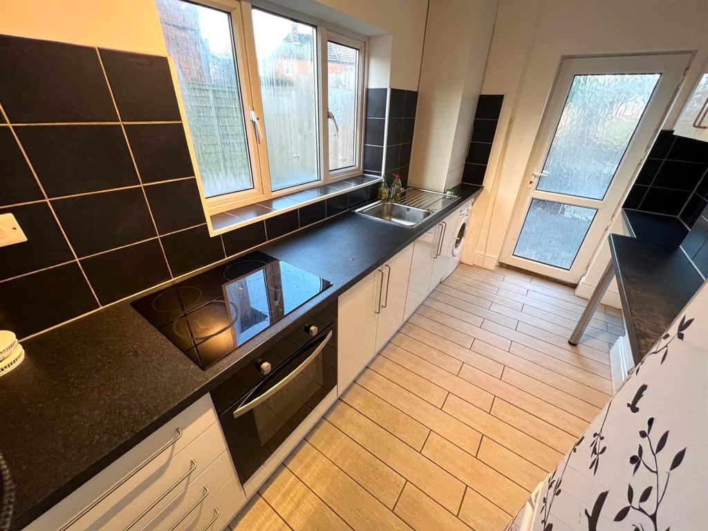 3 bed semi-detached house to rentPen Green Lane, Corby NN17