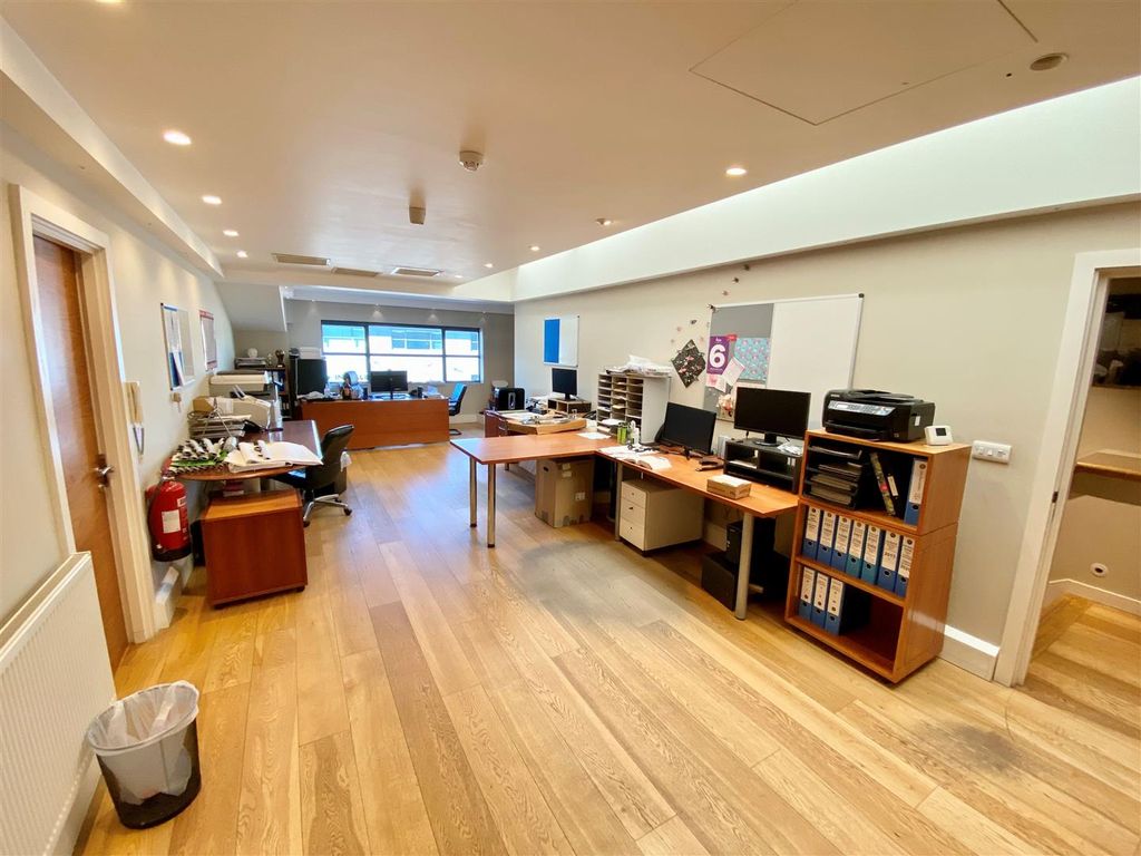 Additional image 7 of Property to rentDevonshire Business Centre, Cranborne Road, Potters Bar EN6
