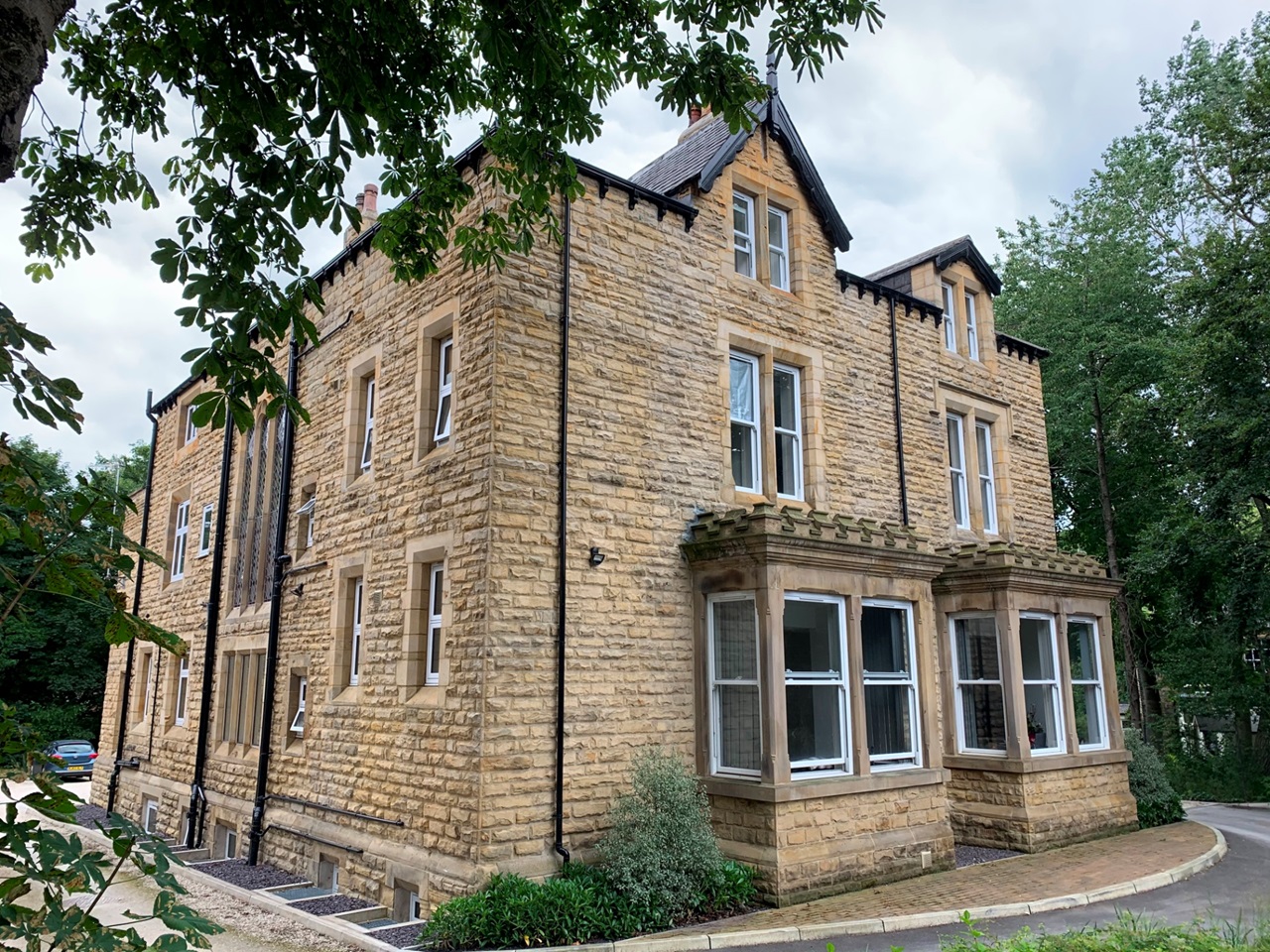 2 Bed Flat, Headingley Lane, LS6, N1 7GU photo 2