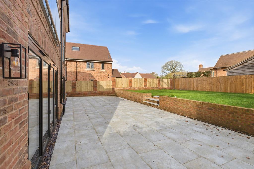 Additional image 43 of 4 bed detached house to rentChessetts Wood Road, Lapworth, Solihull B94