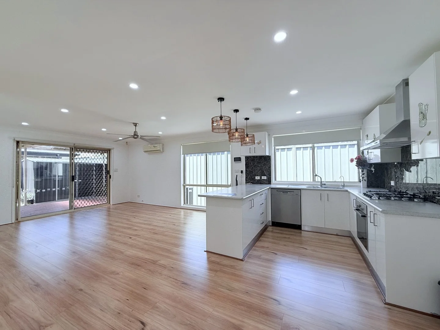 Additional image 4 of 18 Erin pl, Casula NSW 2170