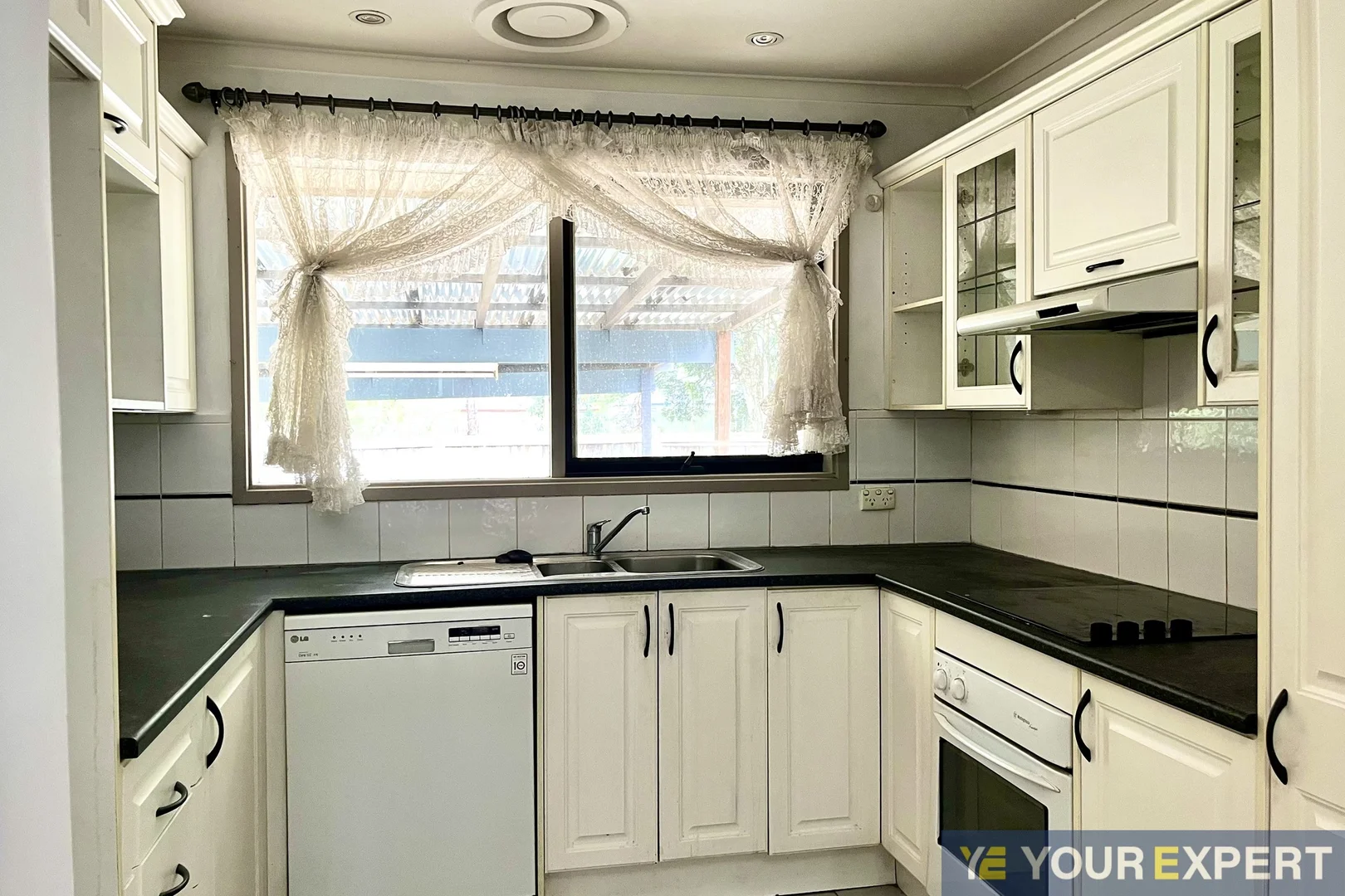 Additional image 3 of 15 Carluke Close, Berwick VIC 3806