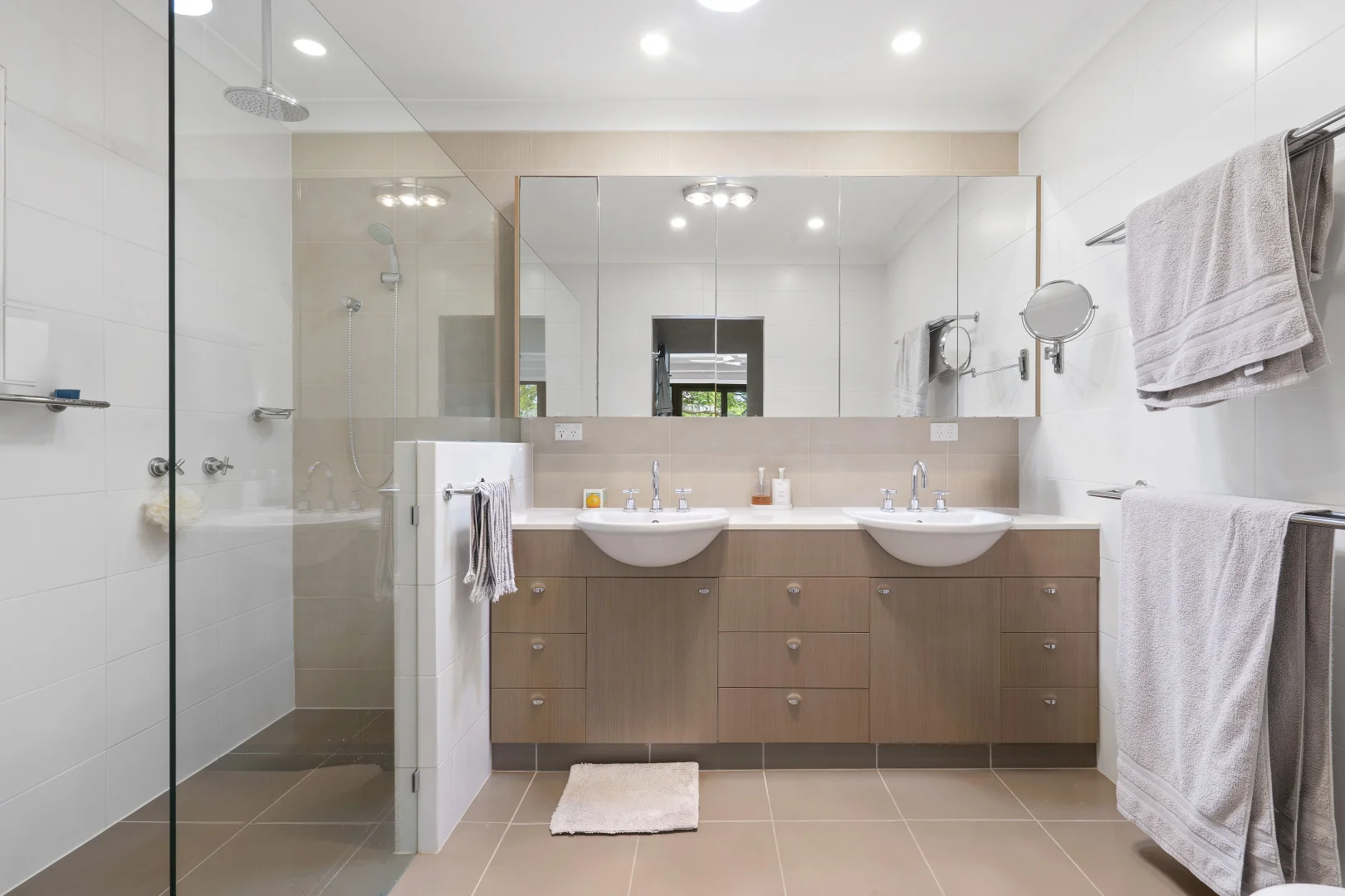 Additional image 9 of 54 Rapallo Avenue, Isle Of Capri QLD 4217