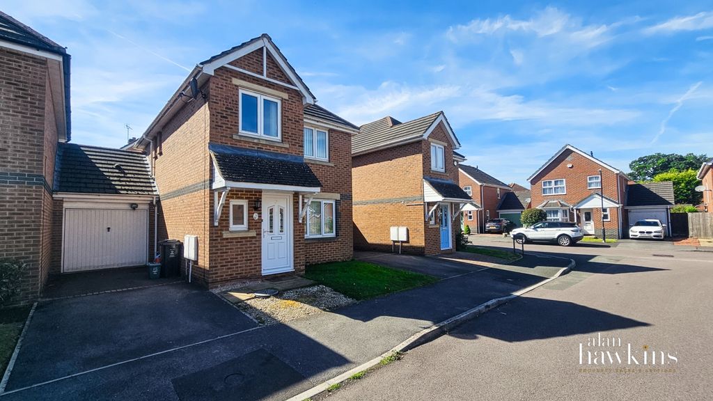 3 bed link detached house to rentLyme Way, Abbey Meads SN25