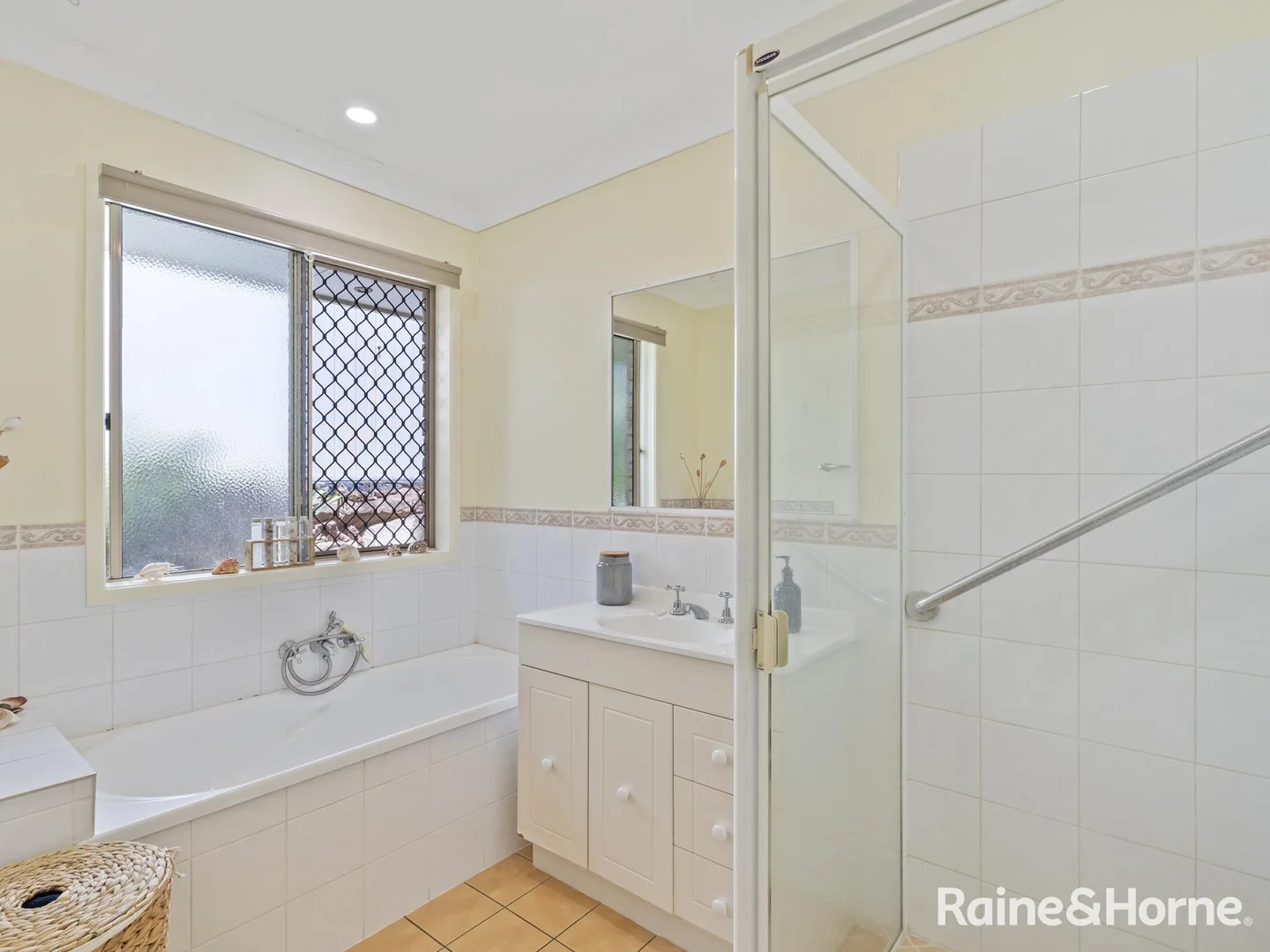 Additional image 14 of 268 Main Street, Redland Bay QLD 4165