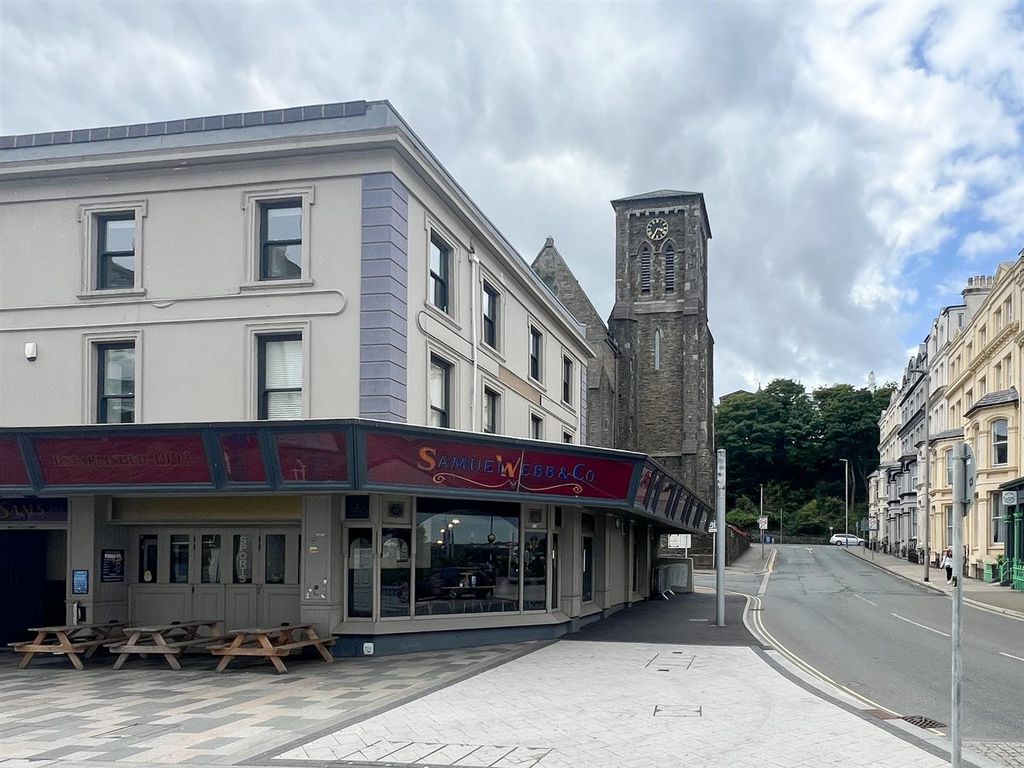 3 bed flat to rentFlat 3, Samuel Webbs, Marina Road, Douglas IM1
