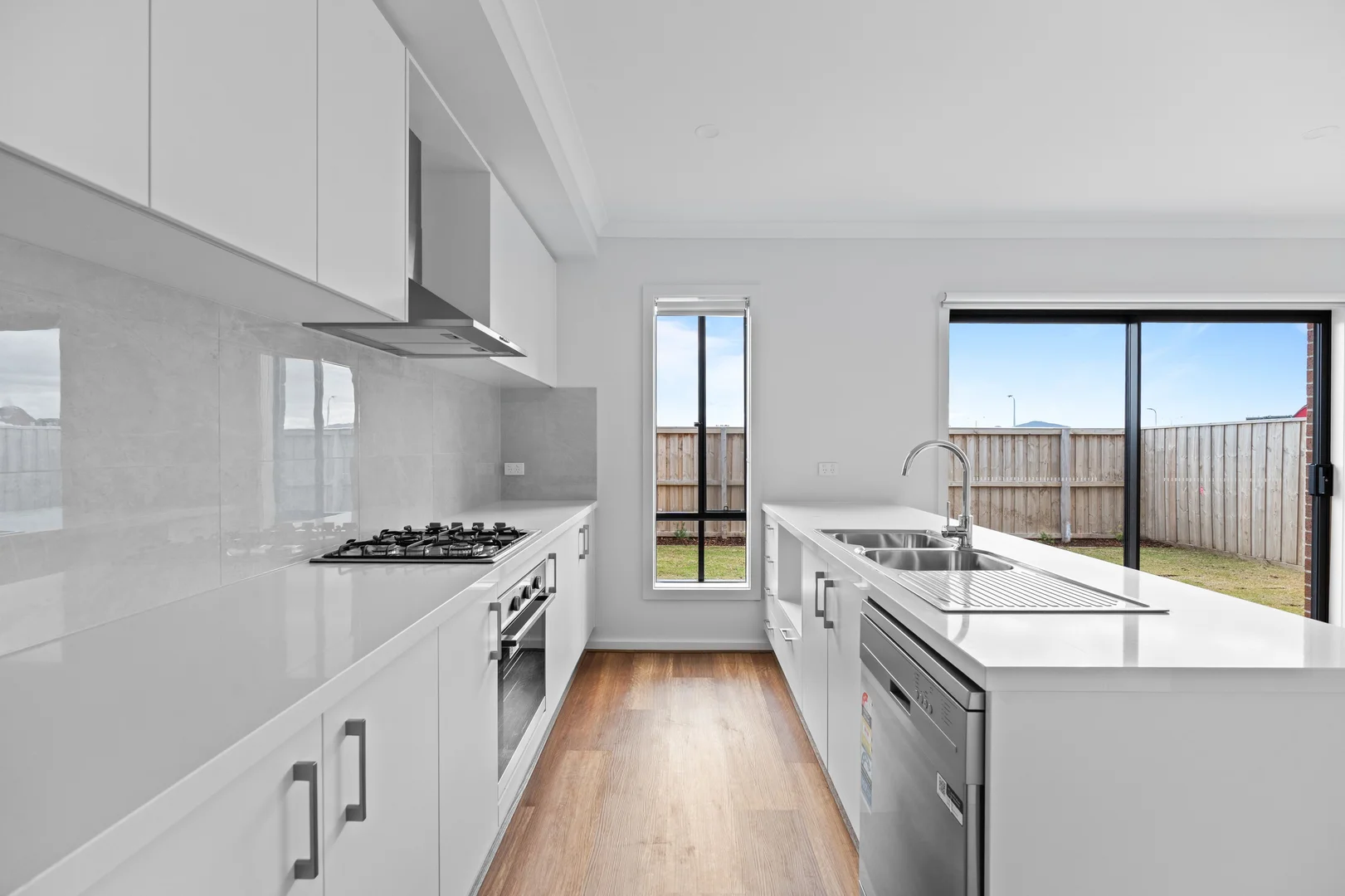 Additional image 2 of R1/6 PENSTONE CRESCENT, Lara VIC 3212