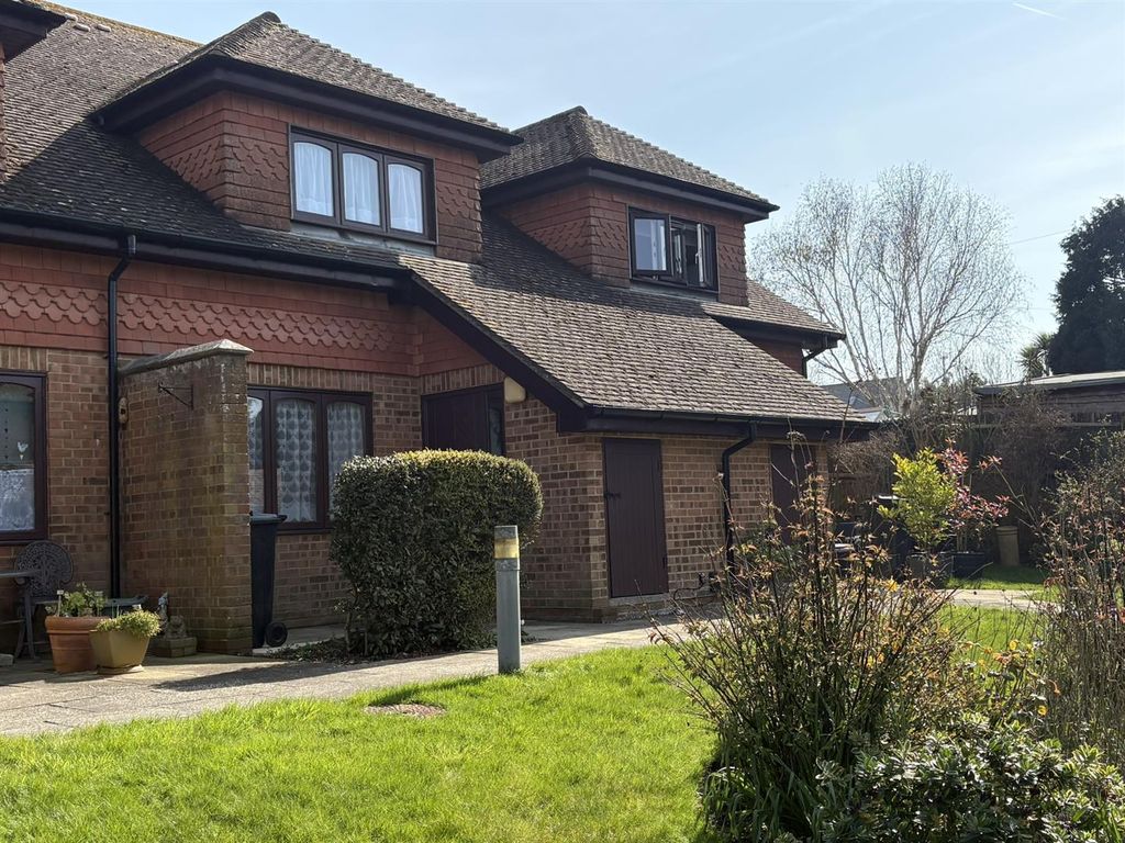 1 bed property to rentBrinkcliffe Gardens, Sandown PO36